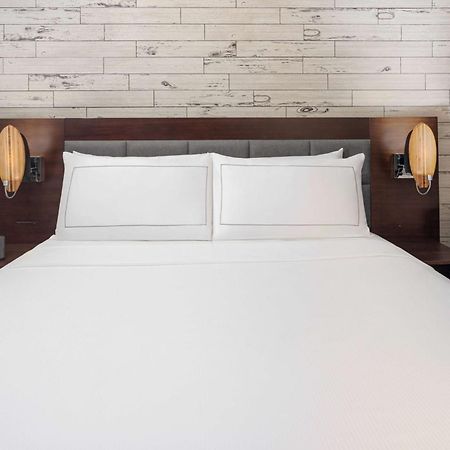 The Fin Hotel, Tapestry Collection By Hilton Оушенсайд Экстерьер фото